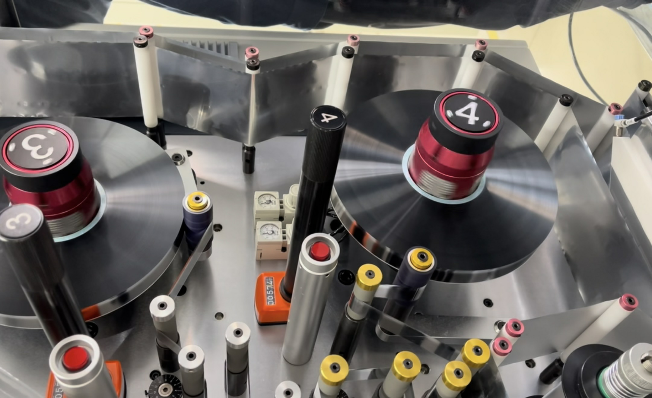 커패시터 유전체 재료의 작업 원리 및 성능 최적화